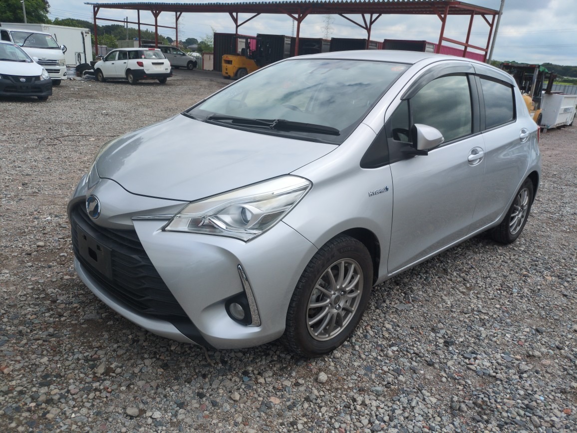 TOYOTA VITZ 2017 | HV U