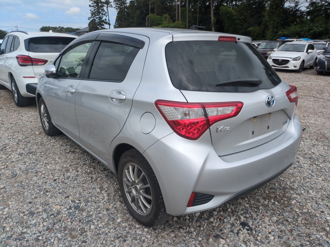 TOYOTA VITZ 2017 | HV U